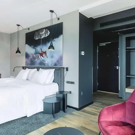 Radisson Red 4*