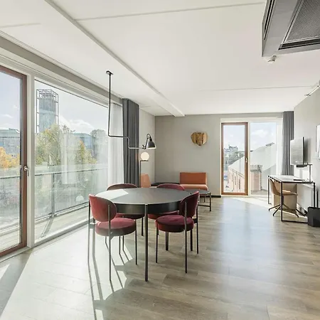 Radisson Red 4*